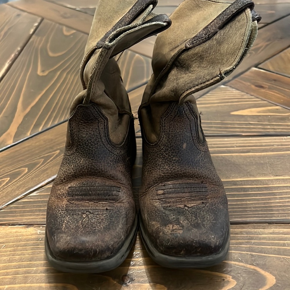 Boys Ariat Rambler boots